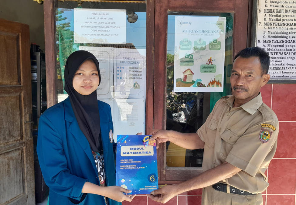 KKN Mahasiswa Series #20: Bantu Siswa Belajar Matematika Secara Mandiri, Mahasiswa Matematika UNDIP Buat Modul Pembelajaran Matematika